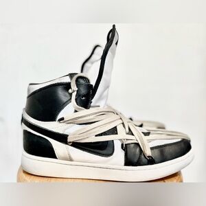 Black Vogal 1's